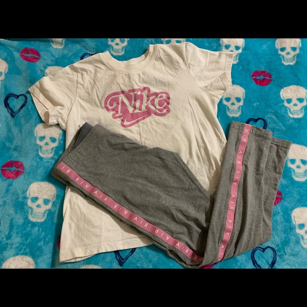 Girls Nike gray tights and matching tshirt.